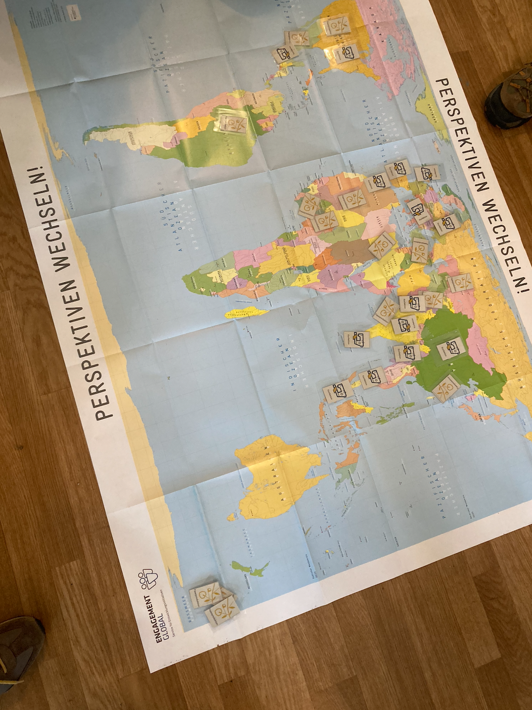 Reise einer Jeans Weltkarte Perspektivwechsel von Engagement Global